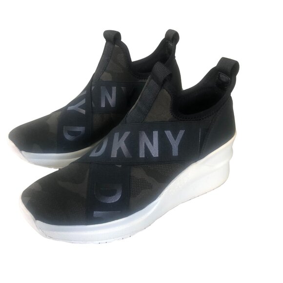 DKNY Women’s Camo Slip-On Sneakers Size 6M Black Gray Logo Elastic Platform Shoe - Picture 1 of 15